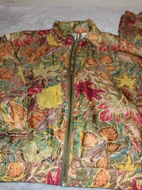 EVR Full Zip Fall Leaf Jacket – Size M – Bold Print – Lightweight